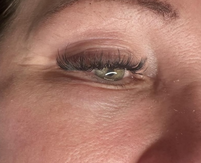 UV Lash Extensions